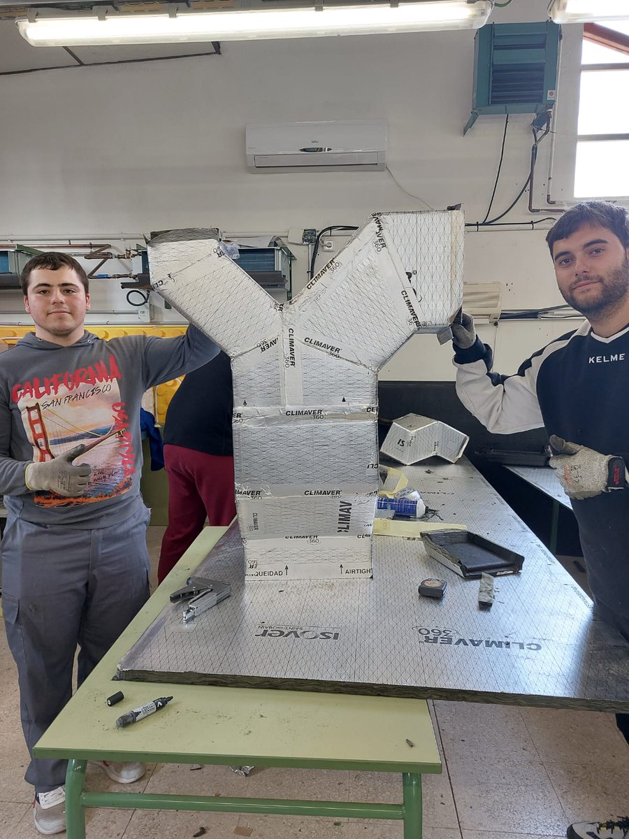 fpiessierracarr's tweet photo. Ciclos: Grado Superior Mantenimiento + Eficiencia Energética y Grado Medio de Frío.
Formación: Fabricación de Conductos de Aire Acondicionado Climaver.
 
#TodoFP #ProfesionalesCualificados #FPProfesiónDeFuturo #Talento #fpllegarasalto #HVAC #Climatización #Climaver https://t.co/vOcCr8j40f