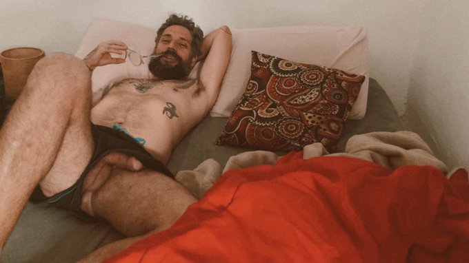 registro de um dia de pregui&ccedil;a 😜 https://t.co/hzGvG0VUVT