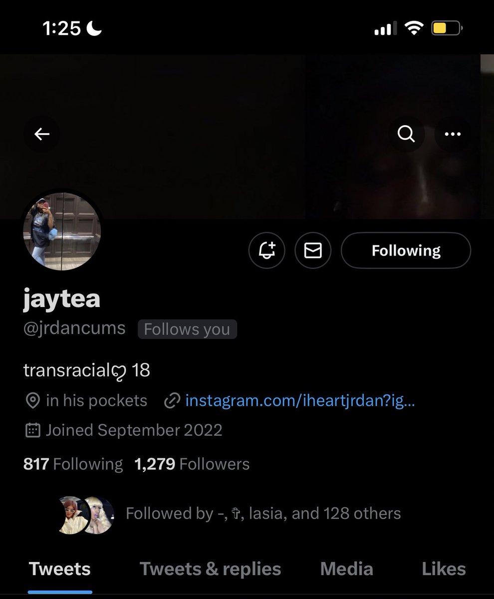 barbiesriot's tweet photo. @JOSH4EVRYBDY @jrdancums and jordan literally follows me on this acc so- its simple. https://t.co/LJgPAnyo6A