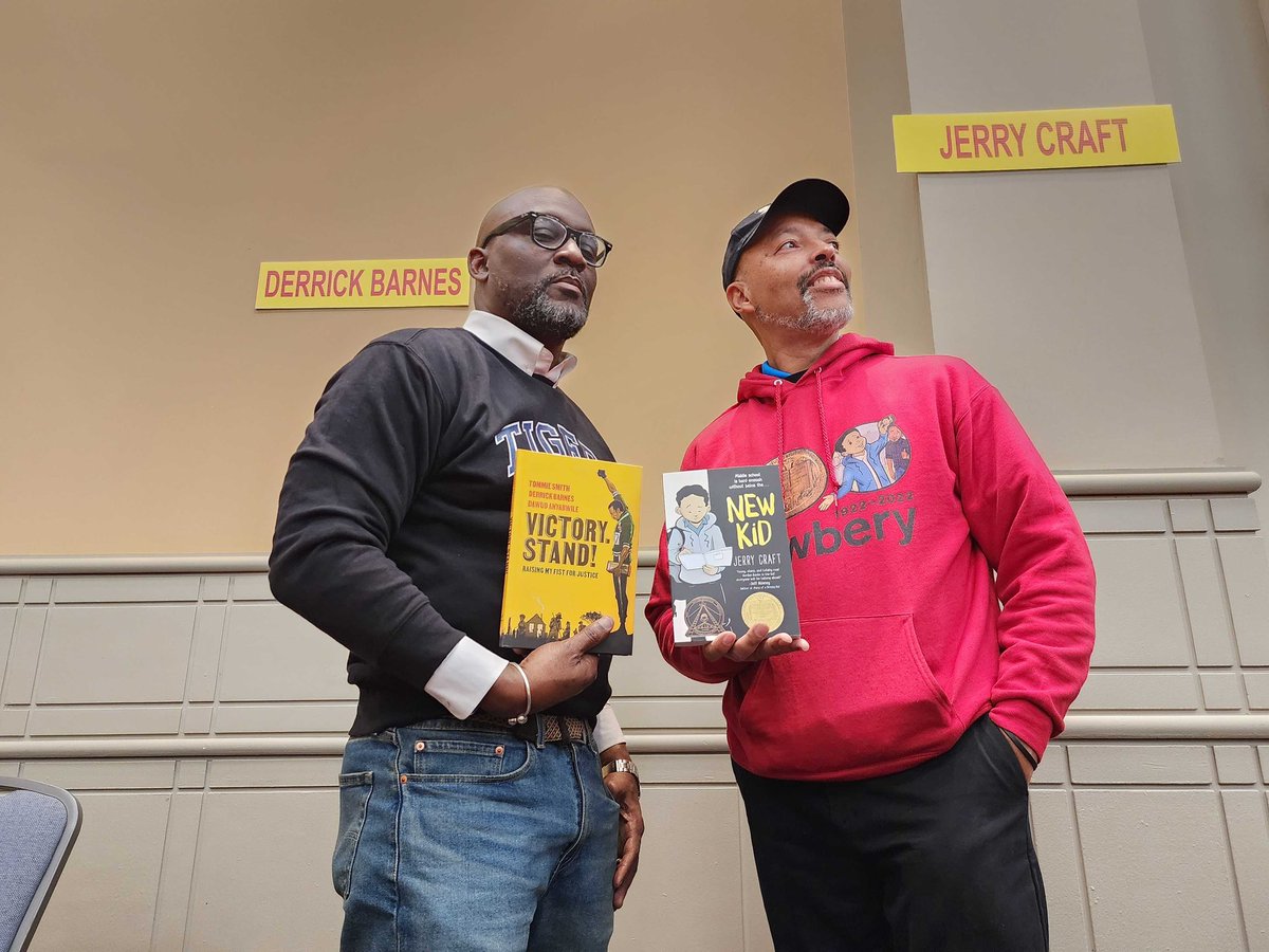 serendipitylit's tweet photo. Reminiscing on some of the joy filled moments from the African American Book Fair in Philly!
#SerendipityLit #VictoryStand #BHM #BlackBooks https://t.co/wgyyDQz4LE