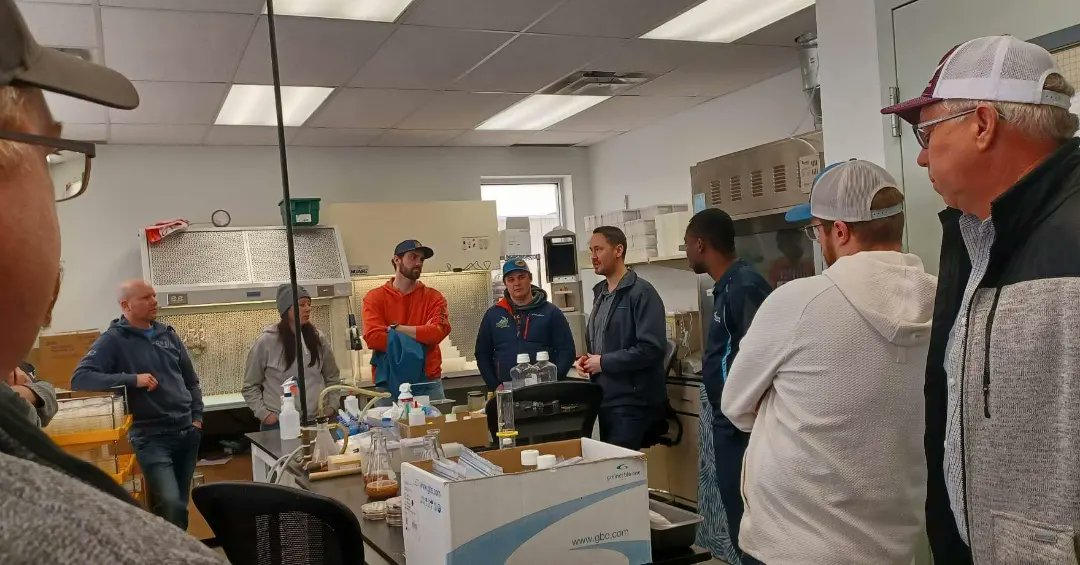 2020SeedLabs's tweet photo. Touring the #chinookagronomics team in the Disease Lab with Trevor sharing what we offer for testing and diagnostic services. @chinookag
#LabTours #NeverStopGrowing #2020SeedLabs #cdnag #SeedTesting #SeedQuality https://t.co/TQyVfe2s4H