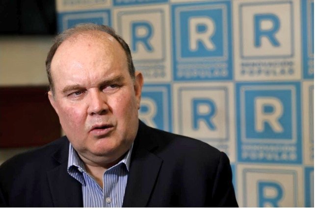 ☞ SE ACABÓ EL FESTÍN. 
El alcalde de Lima <a href="/rlopezaliaga1/">Rafael López Aliaga</a> aseveró: "He encontrado CONSULTORÍAS en la Muni. tan estúpidas como la diferencia entre el landó y el vals criollo. Costó $ 70 mil y de esas hay un montón." 
Voy a emitir una ordenanza para que esto no vuelva a ocurrir más