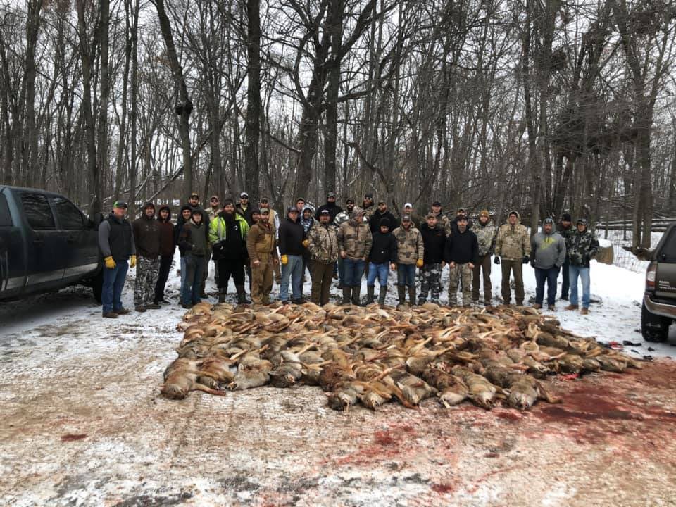 GuaciraRibeiro's tweet image. Trophy hunting and killing contests SHOULD BE CRIME NOT ENTERTAINMENT. @SenateDems @HouseDemocrats Please Stand for America’s Wildlife #BanTrophyHunting #BanKillingContests #RelistWolves