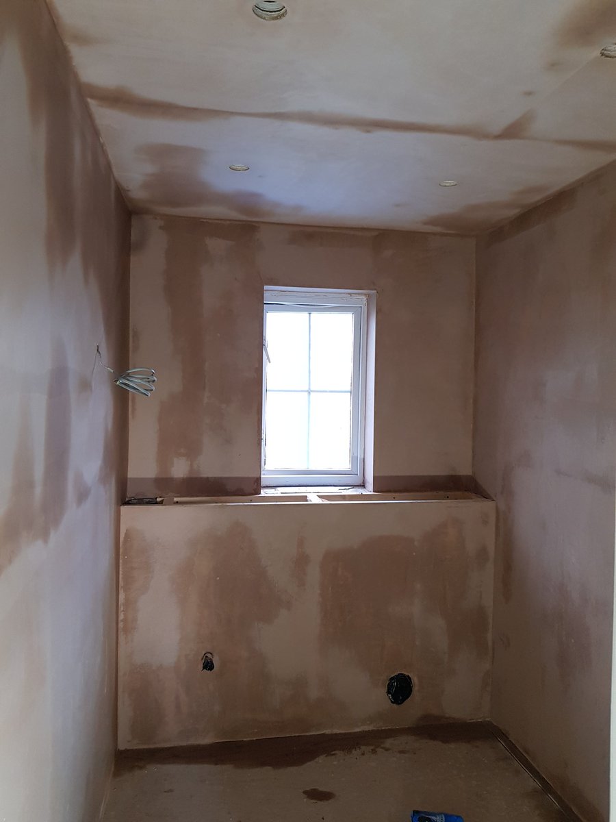 sayersdecor's tweet photo. Before &amp; after ensuite #Plastered in #GreatNotley #Essex #Plastering https://t.co/KMtcnoTIaE