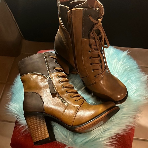 ChandaRoach3's tweet photo. So good I had to share! Check out all the items I'm loving on @Poshmarkapp #poshmark #fashion #style #shopmycloset #luckybrand #pierredumas: https://t.co/rPr3wIyZgC https://t.co/JWB4jdguSo