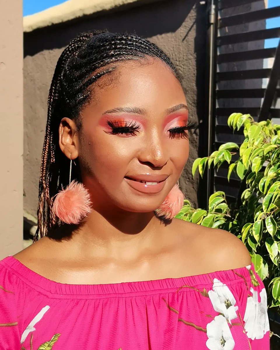 buffer_beauty's tweet photo. Full face beat 😍😍😍

💄 💄 💄 💄 💄 💄 💄 💄
#Bufferbeauty #beautyobsessed #beholdyourbeauty #makeup #facebeat #beattotheGods https://t.co/s6ayWnxSZ5