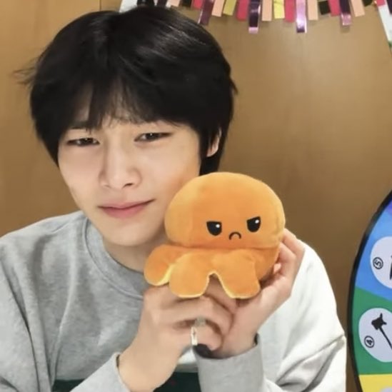 staycausa's tweet photo. I vote #I_N of #StrayKids for #TOP100KPOPMAKNAES https://t.co/c1B4tep1FM