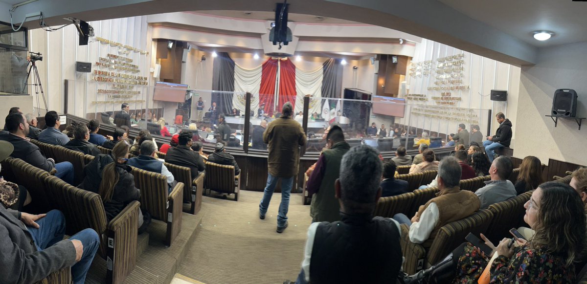 #Sonora Inició de la sesión del <a href="/CongresoSon/">Congreso Local Son</a> <a href="/alejandralopesn/">Alejandra Lopez N</a> , puntos importantes .Iniciativa de la ley orgánica de la #Unison , pueden seguir en vivo a través de congresoson.gob.mx bajo la producción de <a href="/jessolfi_y/">Jesus Olivas</a> y <a href="/JoseInes_CA/">José I. Cervantes JR</a>