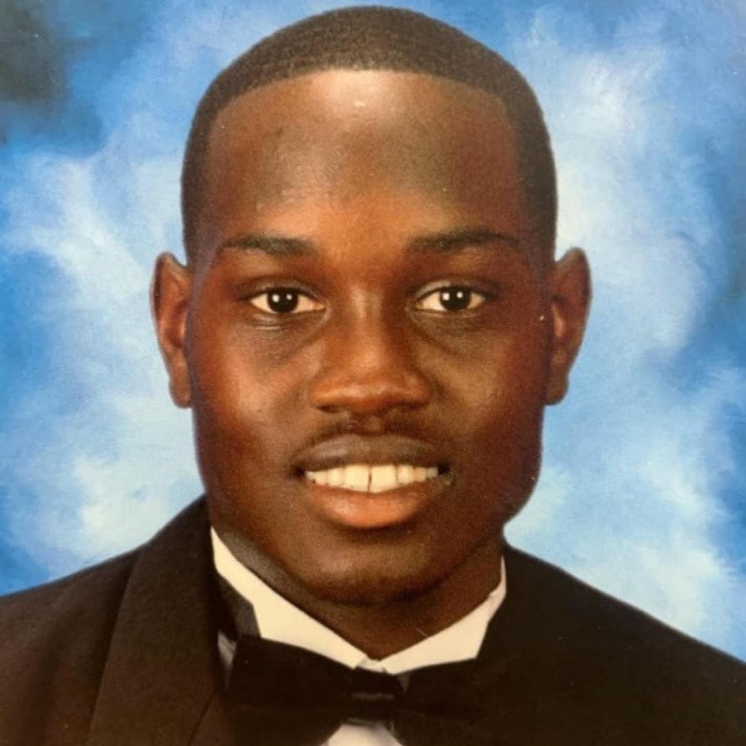 On this day in 2020, Ahmaud Arbery, 25, was shot and killed by two white men while jogging in Satilla Shores, Georgia. 🧵