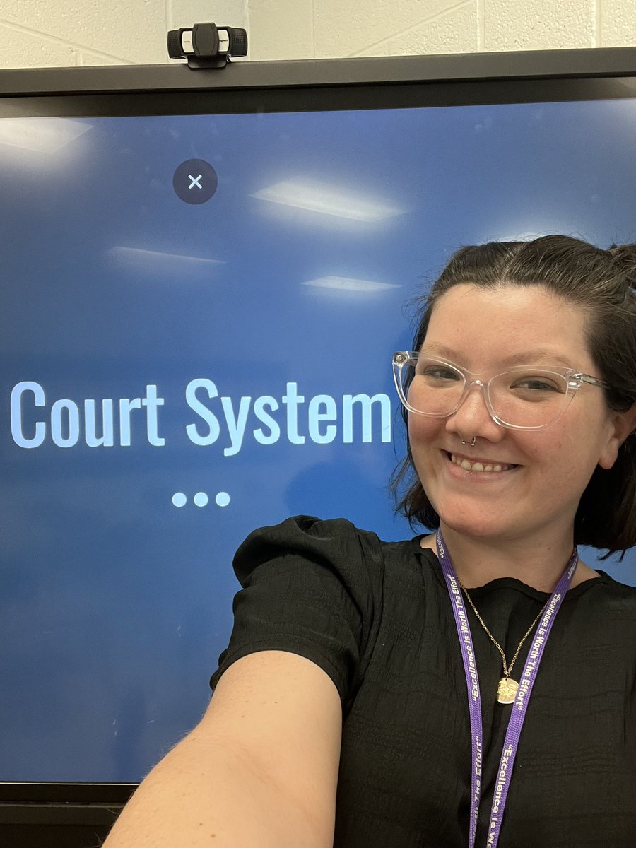 Ms_JadenHarp's tweet photo. 7th Period mission: learn 2 objectives: fairytale mythology and the judicial system! Today is our last prep day before our Mock Trial! Will the jury find Snow White guilty? Tune in tomorrow to find out! @BGJHS @WKUCEBS @CEPTatWKU https://t.co/QuFV2O1FBQ