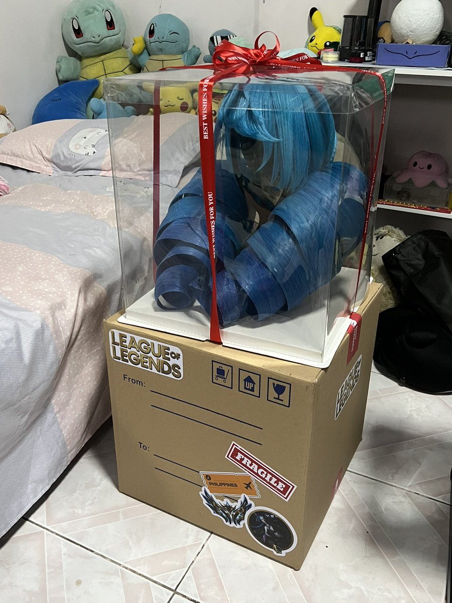 Kitz Cua ⭐ on Twitter "Got a package from Riot and wig delivery from