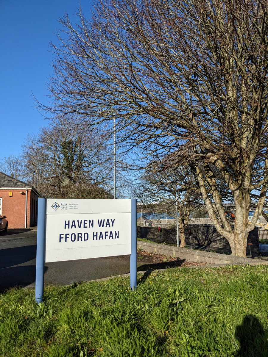 Tifanie_Lewis's tweet photo. Beautiful blue sky today 😍 My job takes me to some lovely places! @HywelDdaHB https://t.co/mvYc6NNnwy