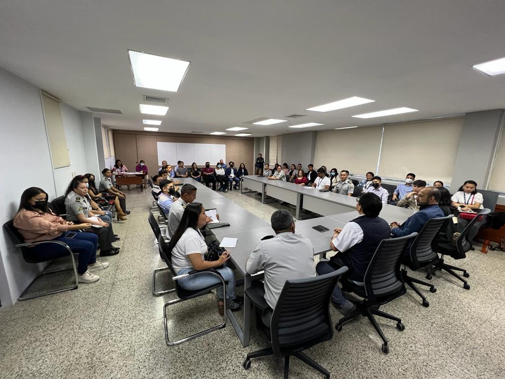 Christ_Aparicio's tweet photo. Iniciamos jornada; Conversaciones Significativas, para fortalecer y promover la Educación Superior, con nuestro Ministro de @EducacionSV @JMauricioPineda, voluntarios de campaña #SumateALaU, estudiantes  de distintas #IES y Consejo Nacional Estudiantil (educación media). https://t.co/x8fnexi8dr