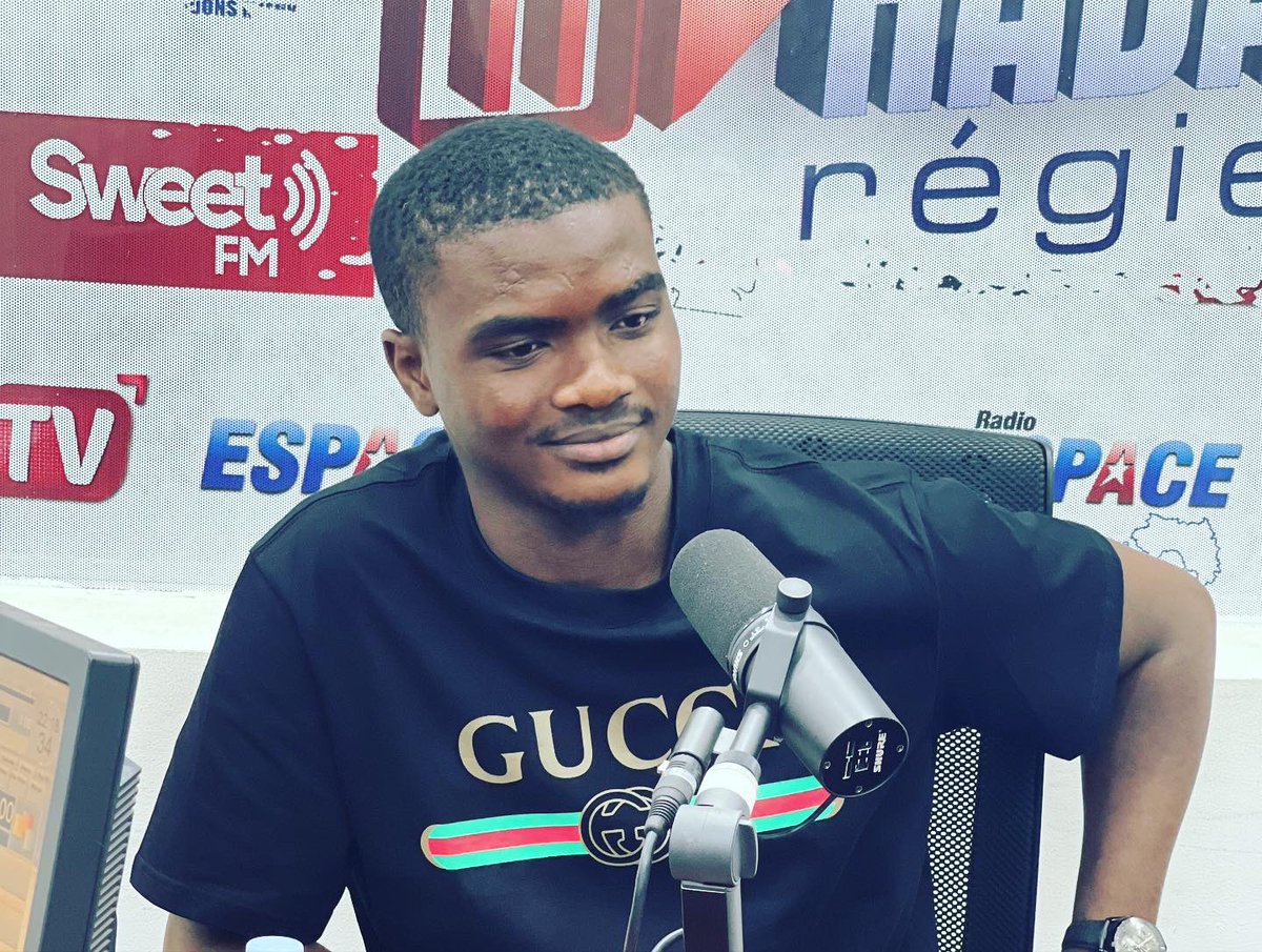 LamineGuirassy's tweet photo. Il est mon invité ce soir dans Espace and Friand. @koury_simple découverte exceptionnelle avec des une maturité incroyable. Dès 20h on se capte sur Radio Espace GUINEE 99.7 à Conakry sur les applications et en régions. Bonne écoute à tous https://t.co/gvNtwRwxfL