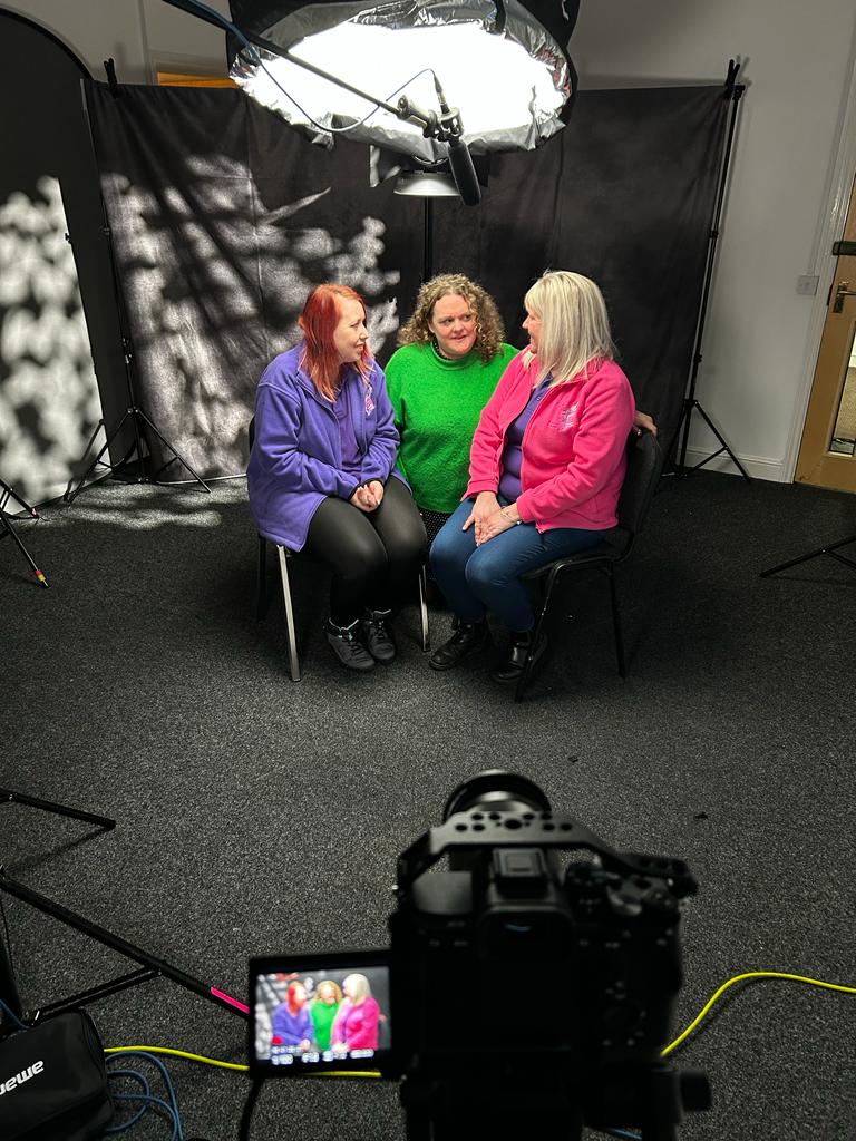 StGilesTrust's tweet photo. Recently the WREN team commissioned a film to showcase their work and the people they work with.

Like the members of @feathersfutures team, pictured, in Great Yarmouth discussing how lived experience has benefitted them as an organisation and the women they support too. https://t.co/UG47mb3fNE
