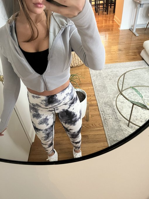 I put some discounts up on my only fans, plus it&rsquo;s already super cheap. Check it out babies 🥰 https://t