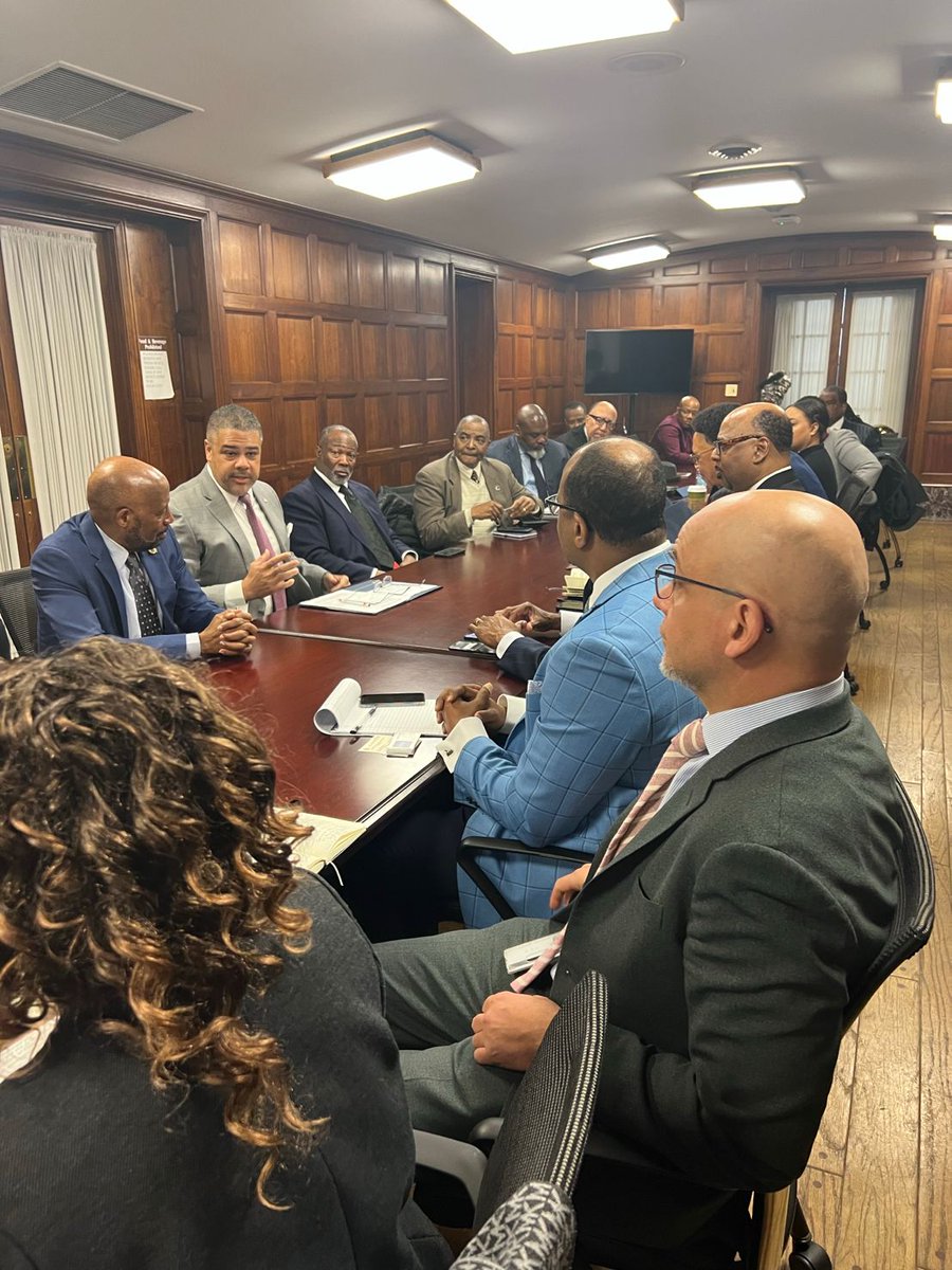 NTIAgov's tweet photo. Yesterday our Director of Public Engagement Mark Colon joined @SecRaimondo &amp; @CommerceGov Undersecretary for @USMBDA @Don_Cravins to speak with African-American business leaders &amp; Baptist ministers about how we can ensure that ALL communities are included in #InternetForAll. https://t.co/ZDuDJCjvYn