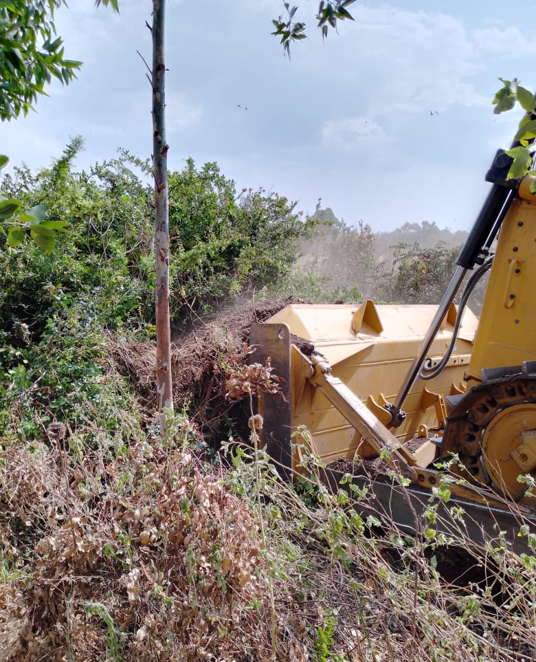 NakuruCountyGov's tweet image. Opening up a new road in Malewa West Ward, Gilgil sub-county. The road that connects Karate and Nyondia villages is open for the first time in history under Governor @susankihika
#FocusedOnServiceDelivery