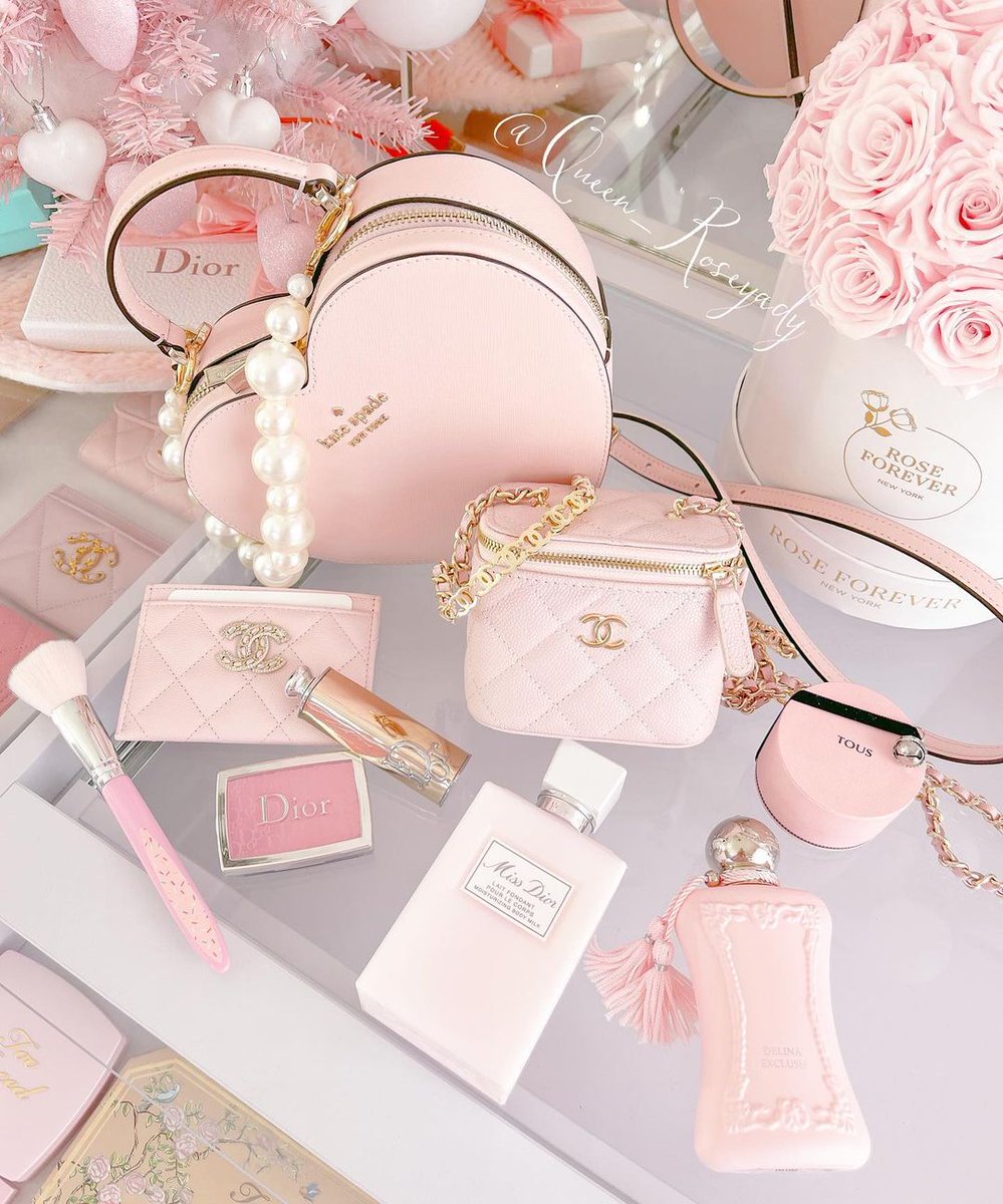 needle_things's tweet image. 🎀✨♛ 𝐻𝒶𝓅𝓅𝓎 𝒢𝓁𝒶𝓂𝑜𝓇𝑜𝓊𝓈 𝒹𝒶𝓎 𝒬𝓊𝑒𝑒𝓃’𝓈 🫶🏻 ♛