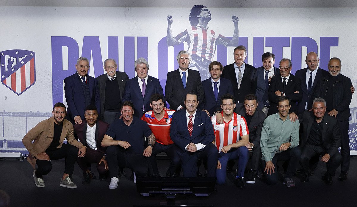 Torres's tweet photo. Un orgullo ser un atlético más en el homenaje a la leyenda que cambió mi vida. Grande Paulo Futre

@PauloFutre @Atleti https://t.co/CEXs0i54Uc
