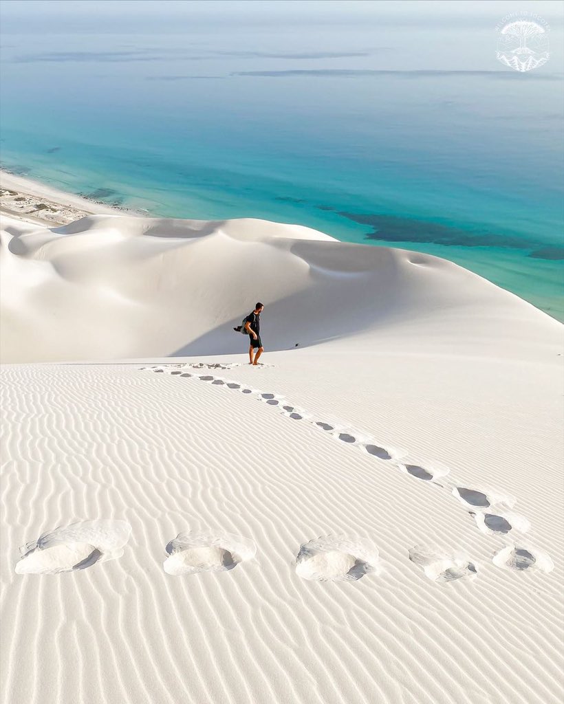 الرمال البيضاء والمياة الزرقاء من اليمن 🤍