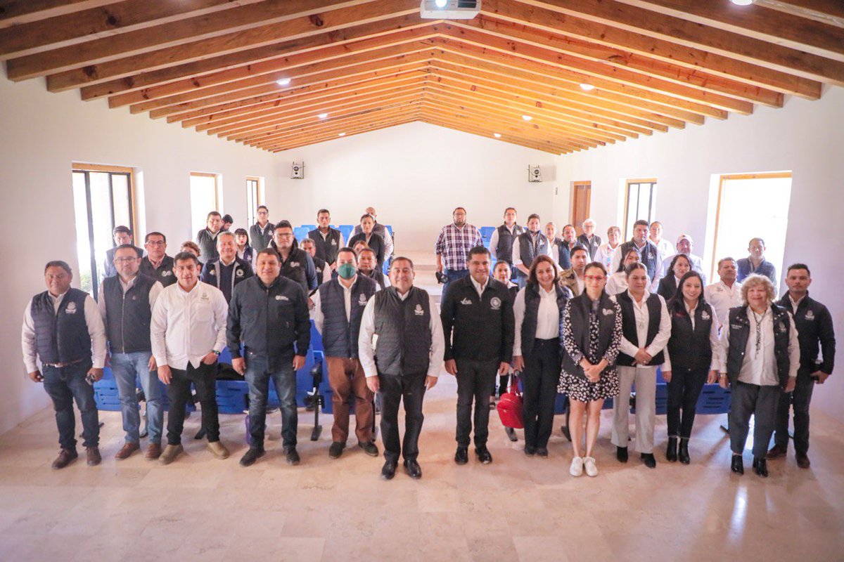 Estamos en #Tepeji con el equipo del #IDEFOM para impartir el taller "Facultades Reglamentarias Municipales". 

Gracias a Salvador Jiménez Calzadilla, Presidente Municipal, por su interés para fortalecer las capacidades de su equipo de trabajo y a quienes integran el cabildo.