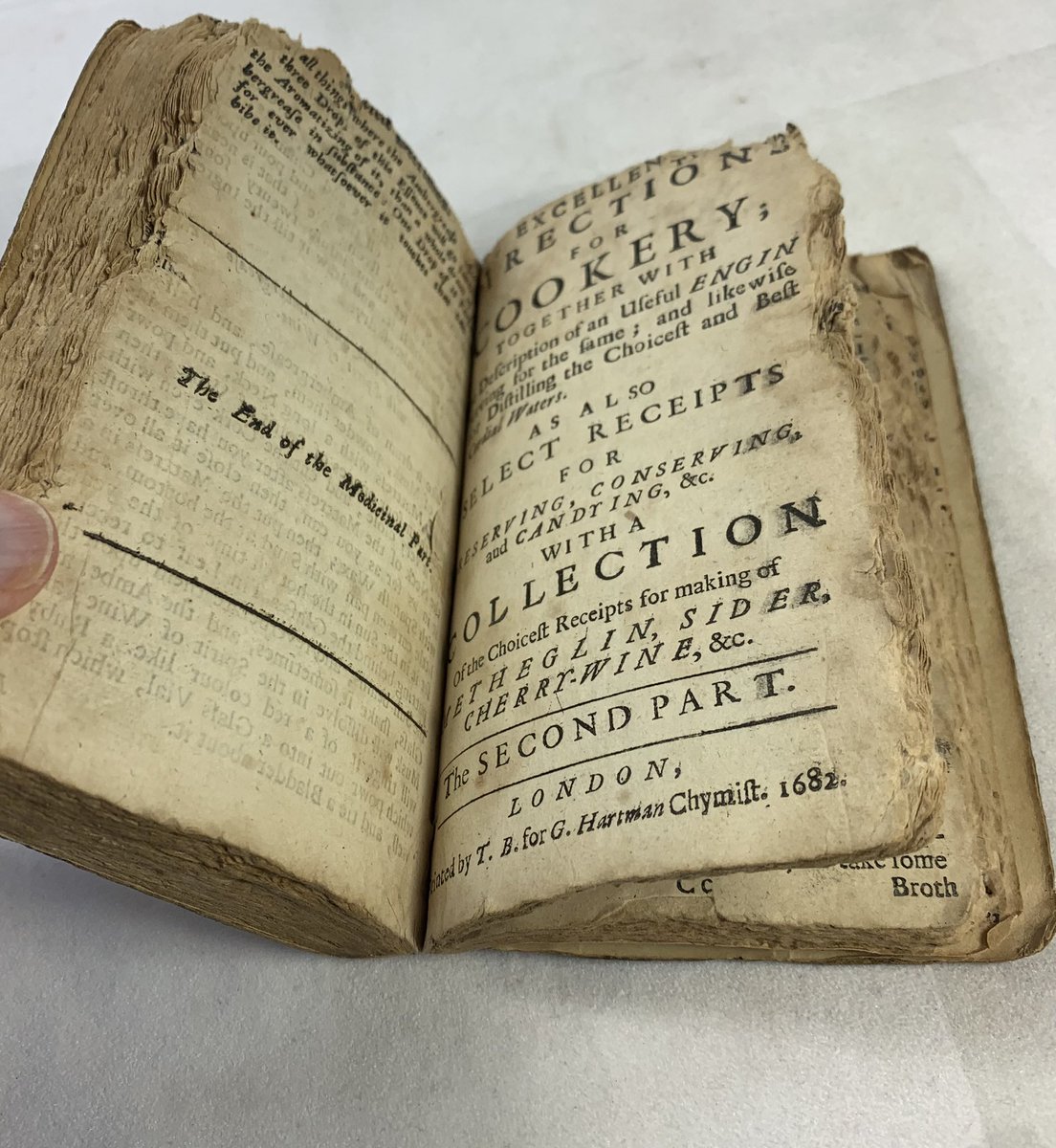 Antwren's tweet photo. Just looking through a new cookery book, well, new to me but…actually from 1682. 
Lots of good medical tips too 🤔 https://t.co/EflH2LoMaX