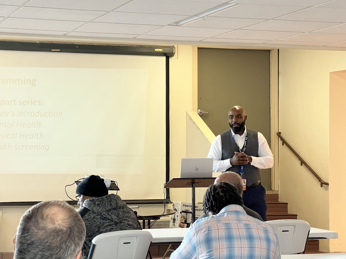 cwcheath's tweet photo. ⁦@randy_vincejr⁩ providing valuable information on  men's health to residents of Cleveland. ⁦⁦⁦⁦@UHhospitals⁩ #CommunityEngagement #CancerScreenimg https://t.co/PaMhhdy7qQ