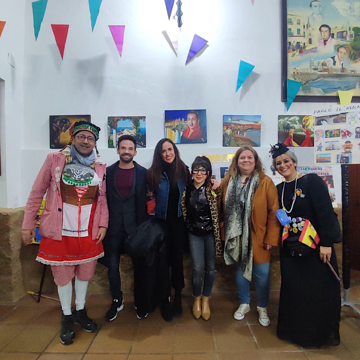 Se consagra la Escuela de Romanceros como uno de los proyectos más bonitos de nuestro Carnaval. Enhorabuena y gracias infinitas a #AsociacióndeRomanceros, #FlampaGades y #PeñaLaPerla ¡Seguimos! 😍❤️