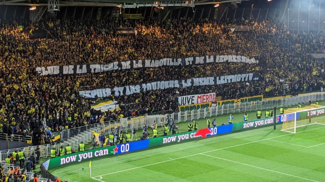 90ordnasselA's tweet photo. “Club degli imbrogli, degli intrighi e della repressione. Da 27 anni sempre lo stesso leitmotiv. Juve m*rda”
Firmato i tifosi del #Nantes

Questa è la reputazione che hanno. https://t.co/PL7i5bQbuk