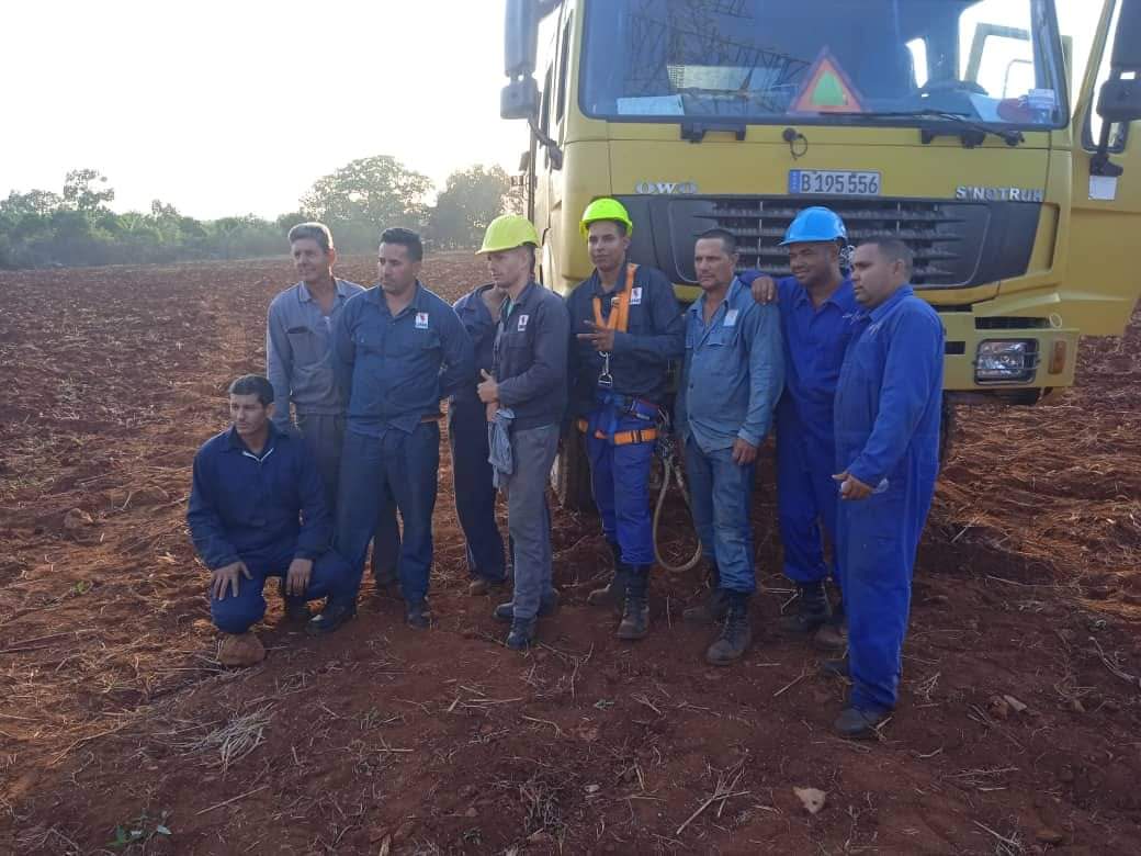 Gracias a nuestros nobles y abnegados trabajadores de la ECIE de nuestra provincia. Realizaron un fuerte y estratégico trabajo. Con abnegación y compromiso #MejorEsPosible ✊🏻❤️🇨🇺
#MatancerosEnVictoria <a href="/DiazCanelB/">Miguel Díaz-Canel Bermúdez</a> <a href="/DrRobertoMOjeda/">Dr. Roberto Morales Ojeda</a> <a href="/MMarreroCruz/">Manuel Marrero Cruz</a> <a href="/RPolancoF/">Rogelio Polanco Fuentes</a>  <a href="/mariofsabines/">Mario Sabines Lorenzo</a>