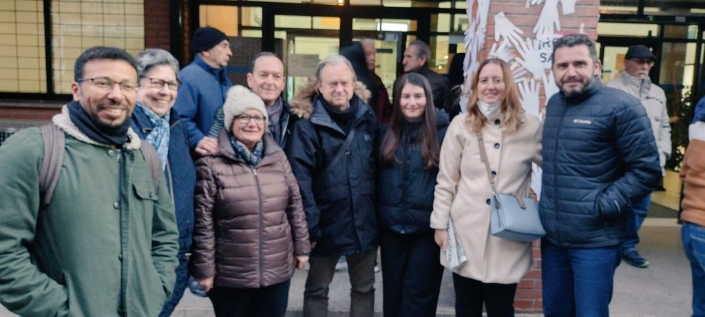 JDonaireH's tweet photo. 📣 Concentración de los vecin@s de #Hortaleza en📍Centro de Salud Mar Báltico por la defensa de la #SanidadPublica y en apoyo a la jornada de huelga de #AtenciónPrimaria 🏥

@coordihortalez1 
@EncierroSanidad
@EMManoteras 
@psoe_m 
@PSOE_Hortaleza 
@PSOEMadridAyto 
@PSOEMCiudad https://t.co/mePkcUbuT8
