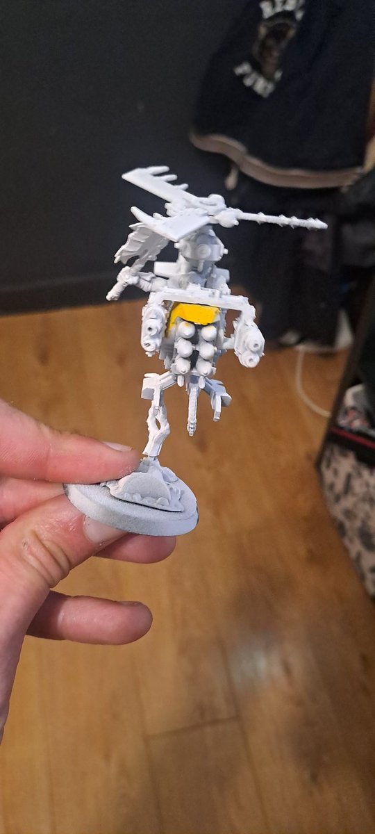 Chriskardiac1's tweet photo. MORE DAKKA and a little chainsword #WarhammerCommunity #orkz #orks #OrkInProgress https://t.co/xnznQVRS2j