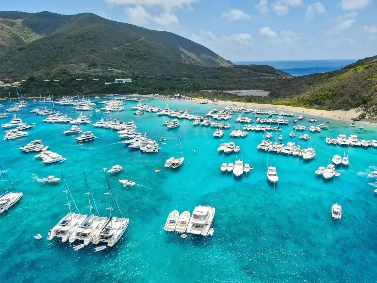 SAVE THE DATE ‼️ One of the biggest summer events of the year is back. It's XMAS IN JULY. 🎅🏻🏝️

Book your reservations early! ☀️

Contact | 787.721.2525 or bvi@prlinks.com 
#wallycastromarine #xmasinjuly #XIJ2023 #XMASINJULY2023 #BVI #virgingorda #PRNavy #PuertoRico #OURBVI