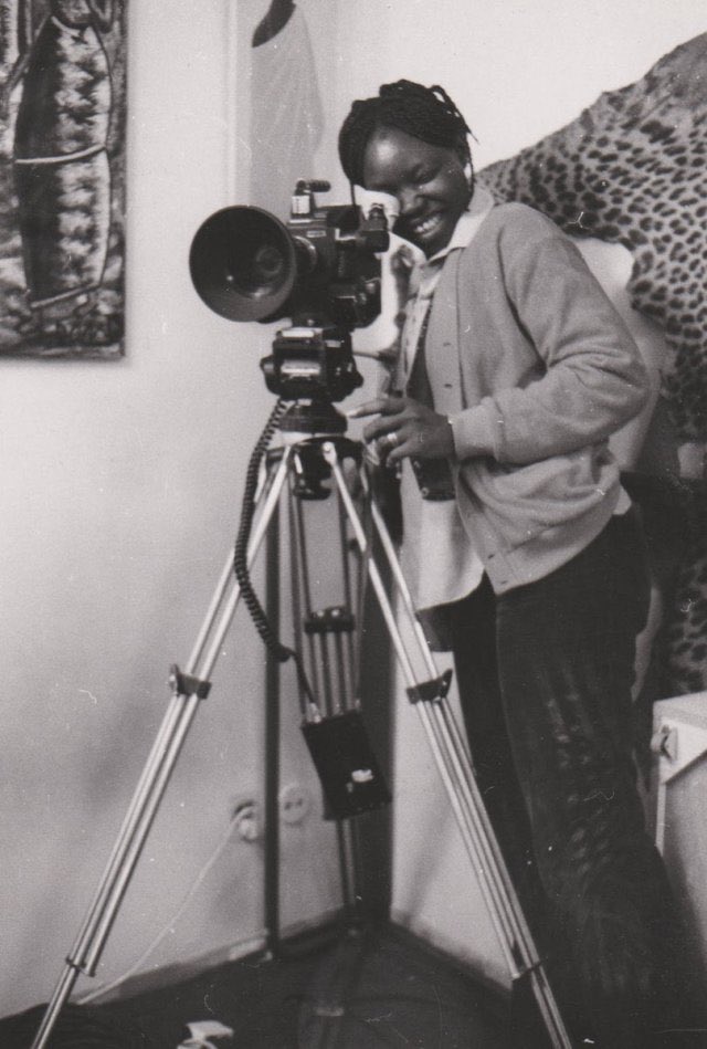 Rip to prolific filmmaker and ethnologist Safi Faye. Faye‘s filmography includes Mossane (1996), Goob Na Na (1979), Selbe (1983), and Kaddu Beykat (Letters from my village, 1975) — the first commercially distributed feature film by a continental African woman filmmaker.  🕊🖤🎥