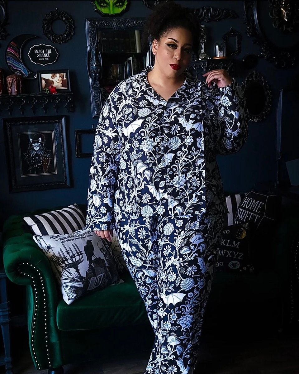 sininlinen's tweet photo. In love with the #GothVibes @stygiansiryn is giving us in our Elysian Fields PJs! 🖤
#sininlinen #gothpajamas #dark #darkness #black #witch #goth #gothic #victorian #culture #gothfashion #victorianfashion #gothstyle #altfashion #alternative #amazing #gothgirl #gothicfashion https://t.co/wwFxlb92f7