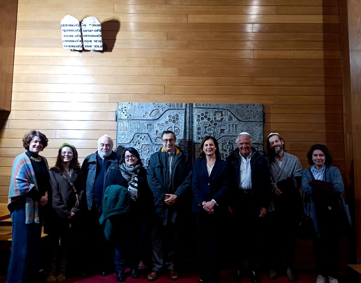 Disfrutando de la hospitalidad judía en la sinagoga histórica de Madrid, Gracias a Isaac Benzaquen, presidente de la <a href="/fcjecom/">FCJE</a> y a la presidenta de la sinagoga Estrella Bengio. Una bella experiencia de hermanamiento.