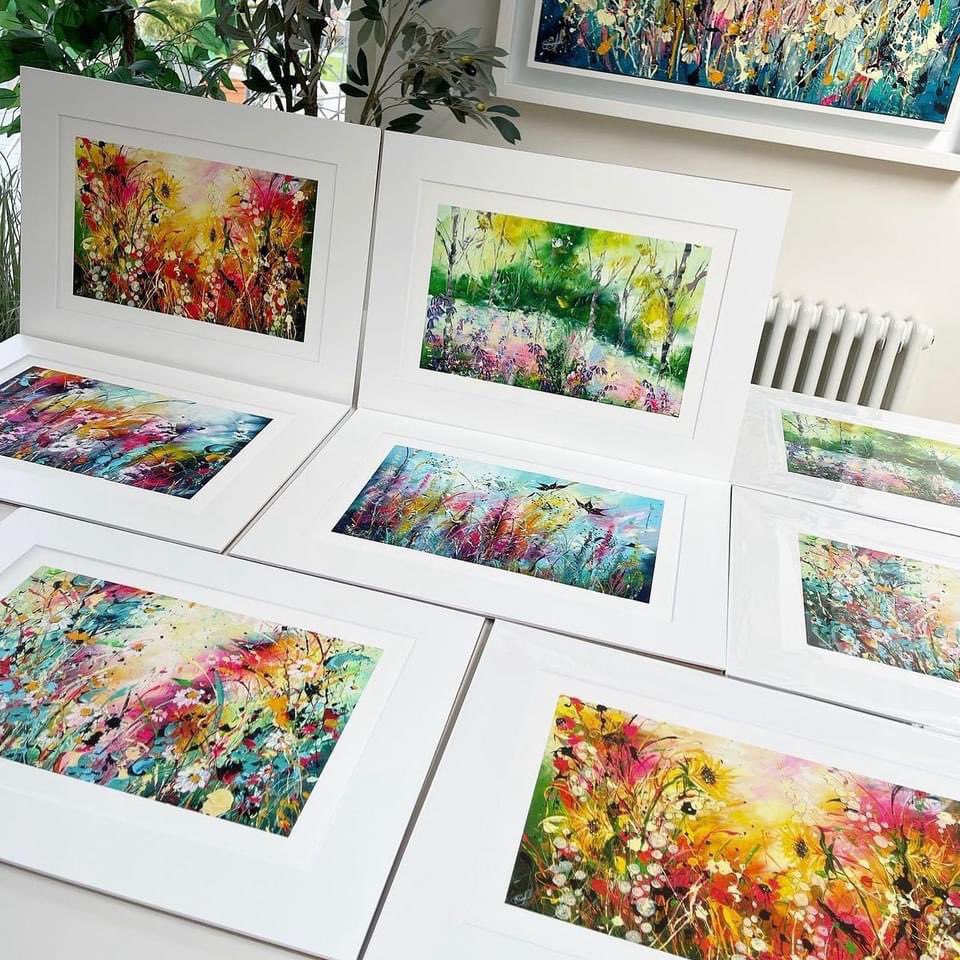 20% SALE has now gone live to my waitlist. This sale is on my mounted &amp; wrapped limited editions that are €150. If you would like the discount code, just pop me a DM with your email.
#sale #art #limitededition #gift #mothersday #MothersDay