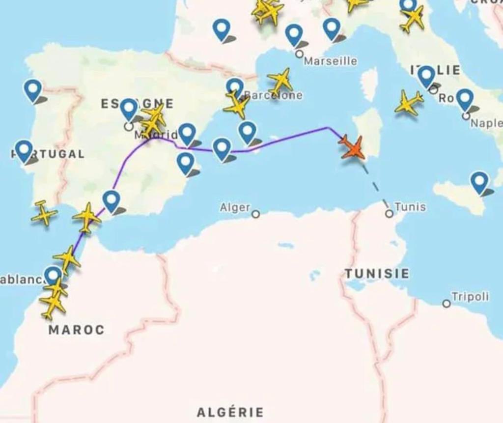 ALabnouj's tweet photo. سلطنة #عمان 🇴🇲 و المملكة العربية #السعودية 🇸🇦 يفتحان مجالهما الجوي لخطوط العال #ElAl الاسرائيلية 🇮🇱. قارن بين المسار الجديد لطائرة اسرائيلية من تل ابيب نحو الهند و التايلاند و مسار طائرة #مغربية 🇲🇦@royalairmaroc من الرباط نحو #تونس 🇹🇳 https://t.co/k1Wq8t8zra