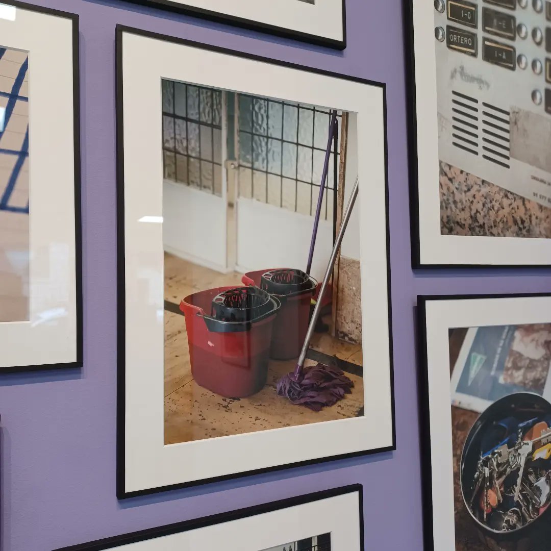 LibreriaGuarida's tweet photo. 📷 Hoy se cumple una semana desde que inauguramos《Diente de leche》, la exposición de fotografía de Augustin Robinne 🔝
🖼 ¿La habeis visitado ya? Os invitamos a conocer su obra y a reflexionar en torno a ella.
¡Os esperamos! 📚
#exposición #DienteDeLeche #fotografia https://t.co/Varo5sxghp