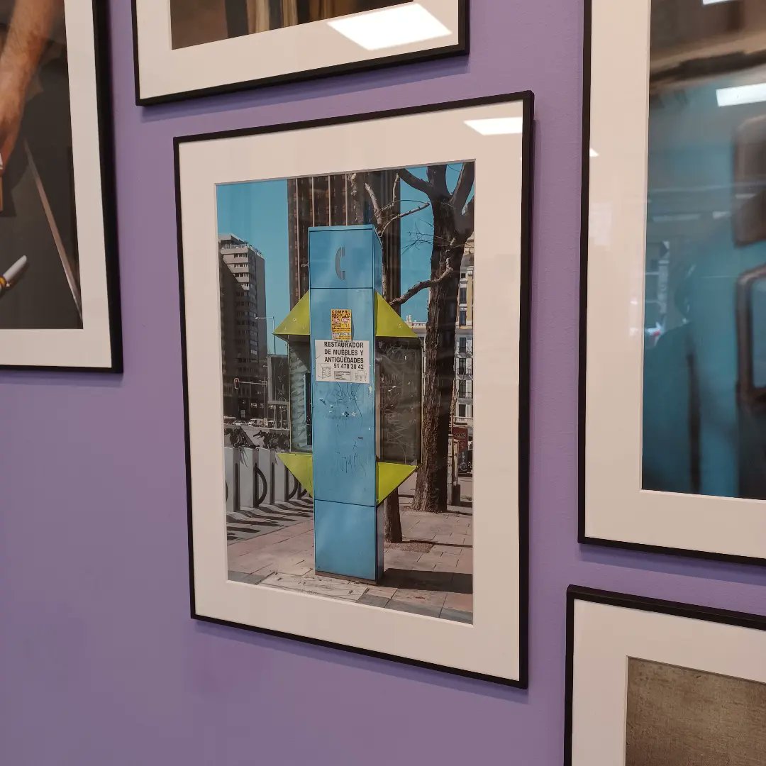 LibreriaGuarida's tweet photo. 📷 Hoy se cumple una semana desde que inauguramos《Diente de leche》, la exposición de fotografía de Augustin Robinne 🔝
🖼 ¿La habeis visitado ya? Os invitamos a conocer su obra y a reflexionar en torno a ella.
¡Os esperamos! 📚
#exposición #DienteDeLeche #fotografia https://t.co/Varo5sxghp