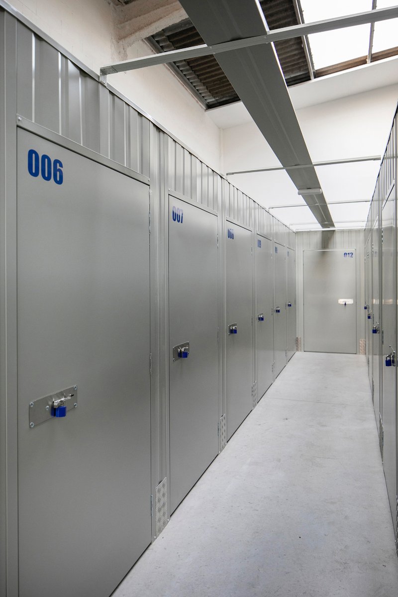 BHomespace's tweet photo. El teu espai des de 20€ al mes , iva inclós, i sense LLETRA PETITA (sí, encara que les haguem posat en MAJÚSCULA) Què necessites?

#selfstorage #trasteros #trasters #almacenes #orden #casaordenada #espacios #boxhomespace #sabadell #autonomos #pymes. https://t.co/fms8U8Stjg