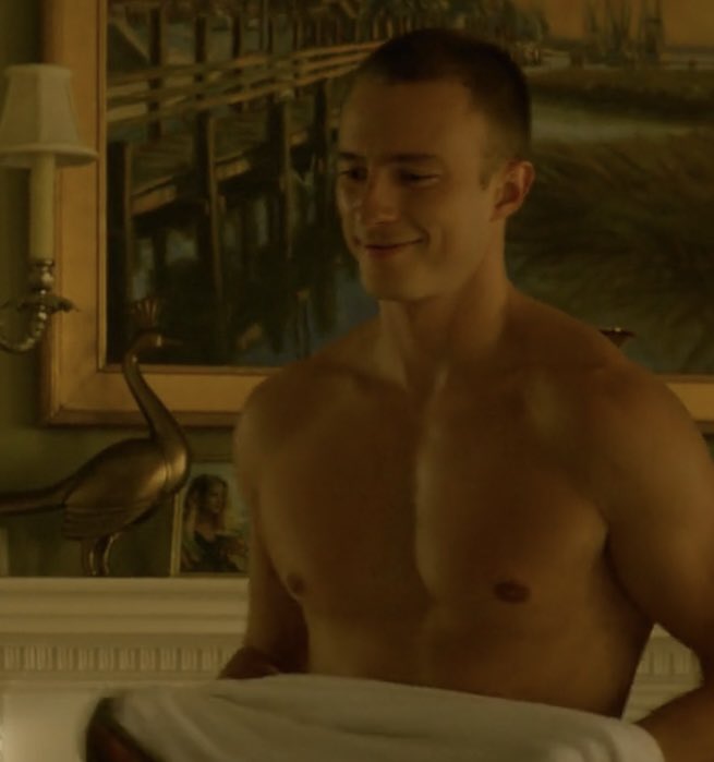 cloiskryptonite's tweet photo. If I was supposed to hate Rafe Cameron then maybe they shouldn't have cast Drew Starkey to play him https://t.co/h6Dsgzs2Yb