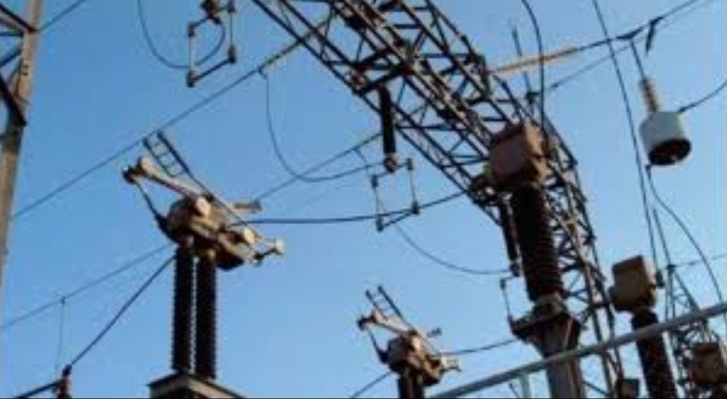 alexanderapc2's tweet photo. Se reguistra un apagón general que afectó a diversos sectores de los municipios Maracaibo y San Francisco. La nueva interrupción eléctrica se suscitó alrededor de las 3:25 de la tarde posterior a un fuerte bajón que aún afecta algunas zonas.

 #PuenteParaLaPaz https://t.co/aXanS3XEs7