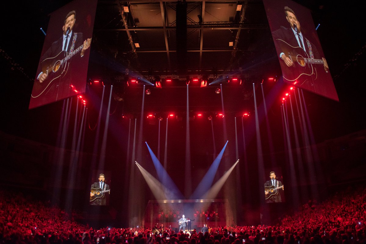TAITTowers's tweet photo. Big band vibes🎺🎻🎷Glad to see our setup back on the road for @michaelbuble’s European leg of the #TheHigherTour. The tiered Mag Deck stage is perfect for Buble’s band &amp; our custom-built LED frame really accents the design. Shout out to our friends on the road! 📸:@stufishstudio https://t.co/P5ZpEgSsSZ