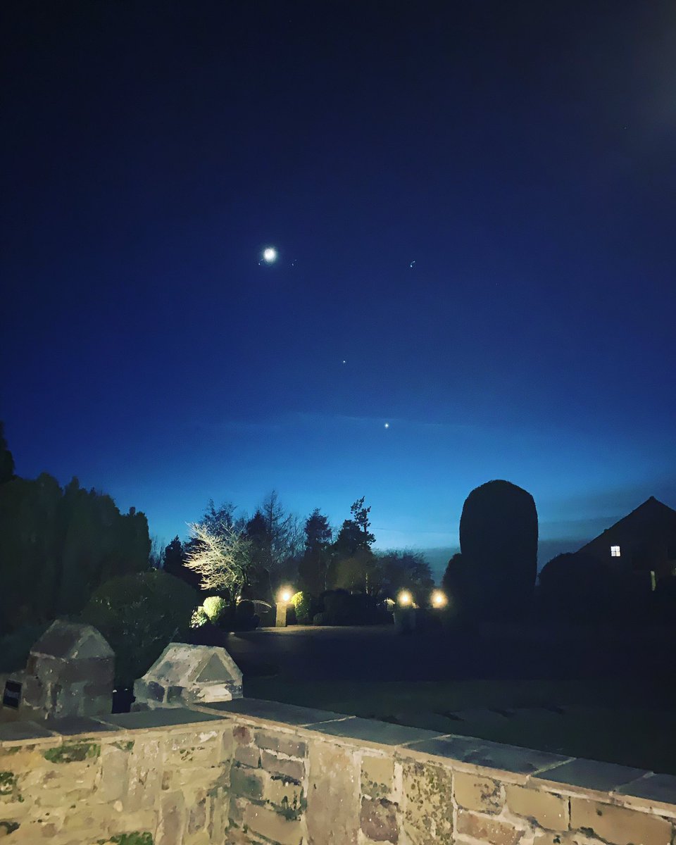 SmallshawCottagesSpa tweet media