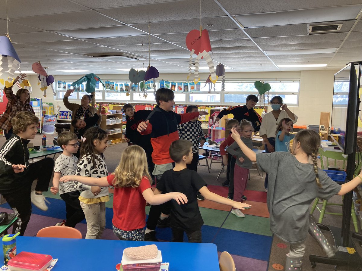 BirchcrestTiger's tweet photo. Birchcrest Families. Always a special day with families having a positive activity together. https://t.co/O240HgWCH9