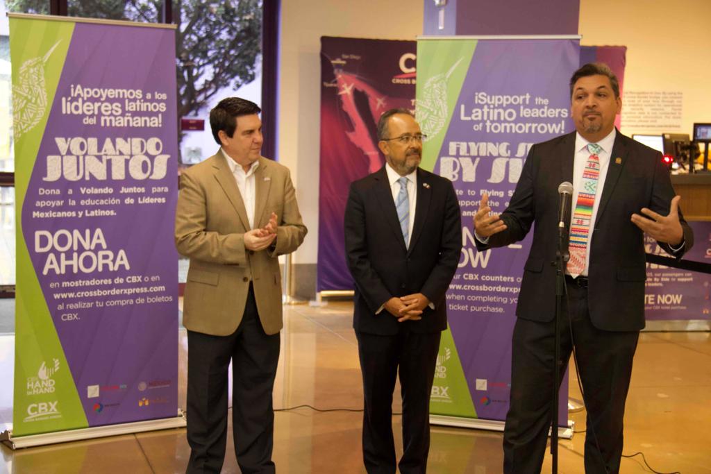 carlos_glezgtez's tweet photo. Last call! You have until February 28 to make your donation to #ColibriMX scholarships to support Latino students in their way to college when you buy your @CrossBrdrXpress ticket. 👉 https://t.co/xEHcOt1nWW #FlyingSideBySide @MAAC_1965 https://t.co/d02gF0Tj62