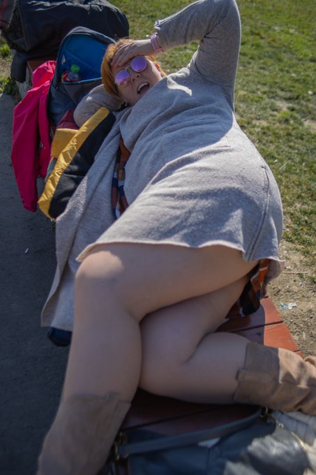 A little tired of walking😜 #curvy #redhair #mommy https://t.co/iI4rGhqtQQ<a href="/tag/curvy"class="tags">#curvy</a><a href="/tag/redhair"class="tags">#redhair</a><a href="/tag/mommy"class="tags">#mommy</a>