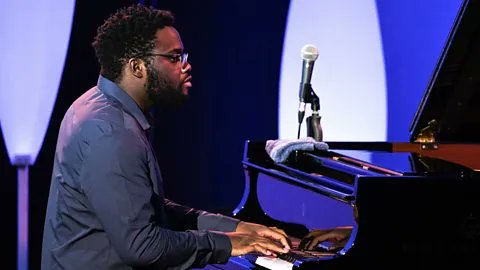 VictorCKnight's tweet photo. BBC Four - BBC Young Musician - BBC Young Jazz Musician 2022 
https://t.co/oQinNeavAN 
#UKMusic #Musiciansnews #MusiciansInsurance
Follow us for multiple professional-music-industry no-gossip posts like this EVERY DAY! https://t.co/LbqwosVFXf